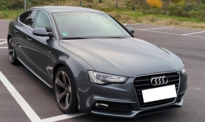 Xe Audi A5 của em thế này có phải bị lỗi ?